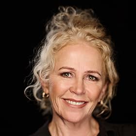 Lucy Benjamin